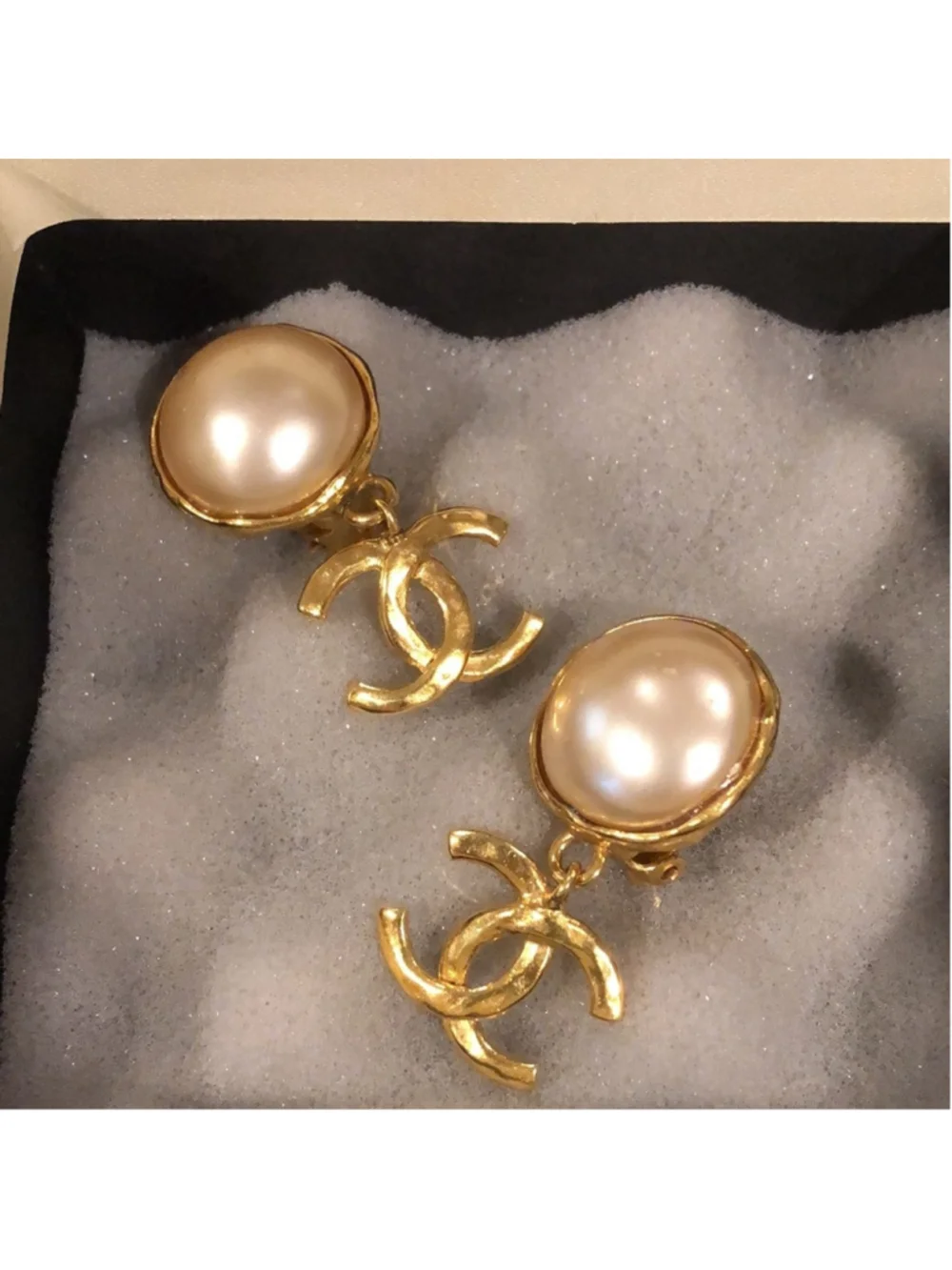 CHANEL Interlinked CC 24k Gold Plated and Cream Mabe Pearl Drop Clip-On Earrings